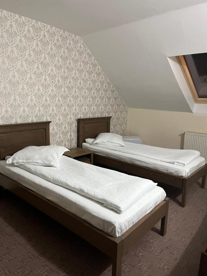 Pensiunea Diana Hotel Fagaras Exterior photo