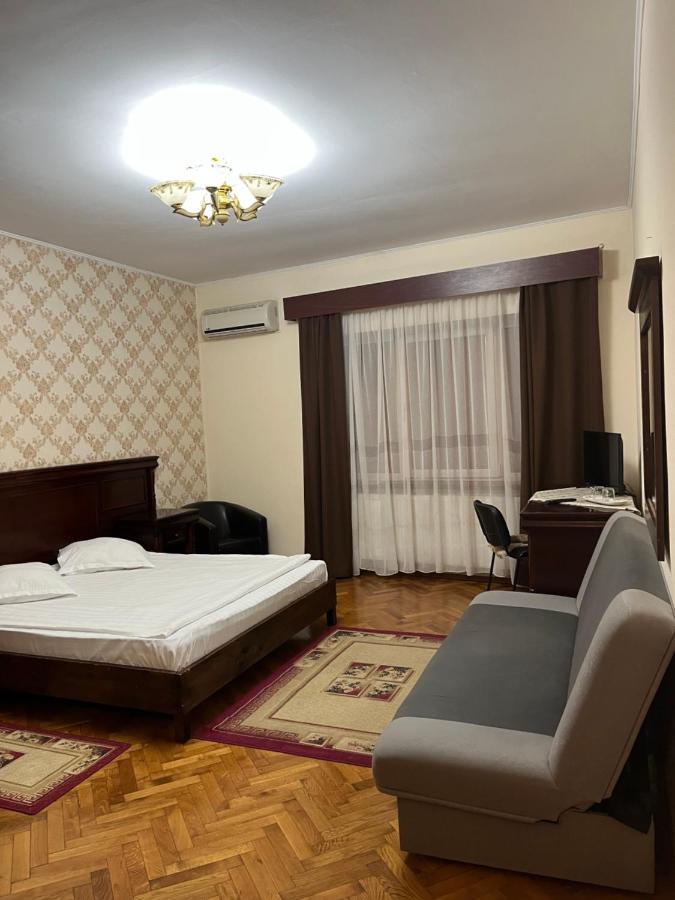 Pensiunea Diana Hotel Fagaras Exterior photo