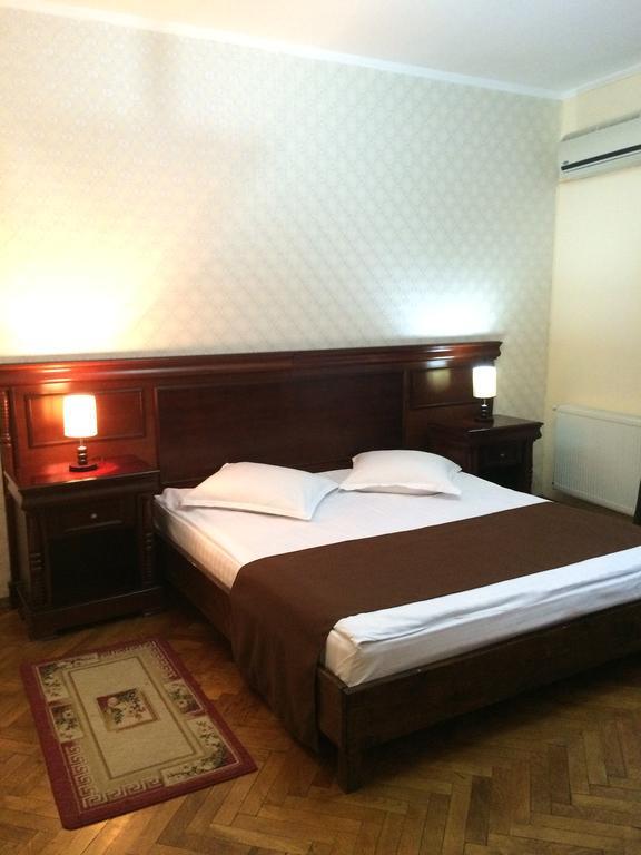 Pensiunea Diana Hotel Fagaras Exterior photo